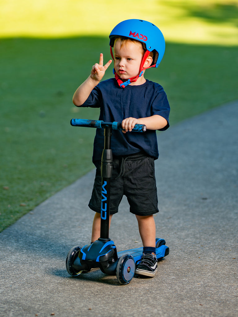 MADD GEAR ZINGER 3 WHEELED SCOOTER BLUE